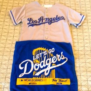 LA dodger jersey and fan towel
